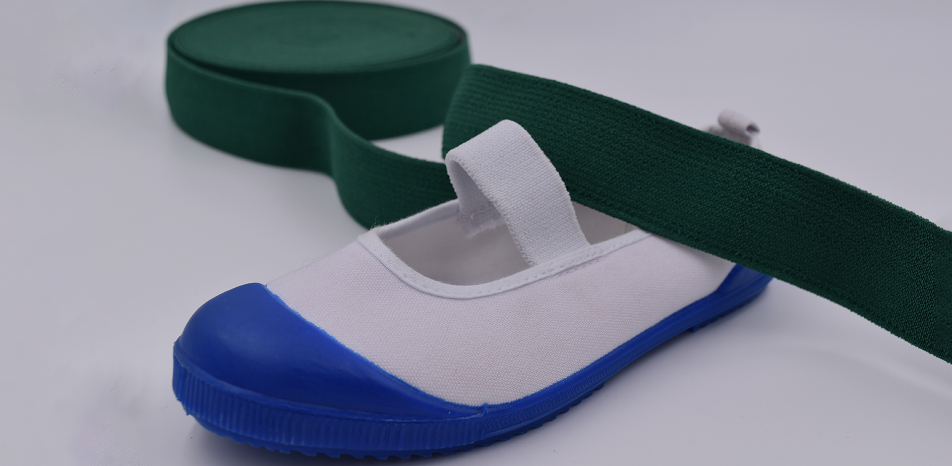 Concentrati su R&D One-Stop e produzione di materiali e accessori per scarpe 